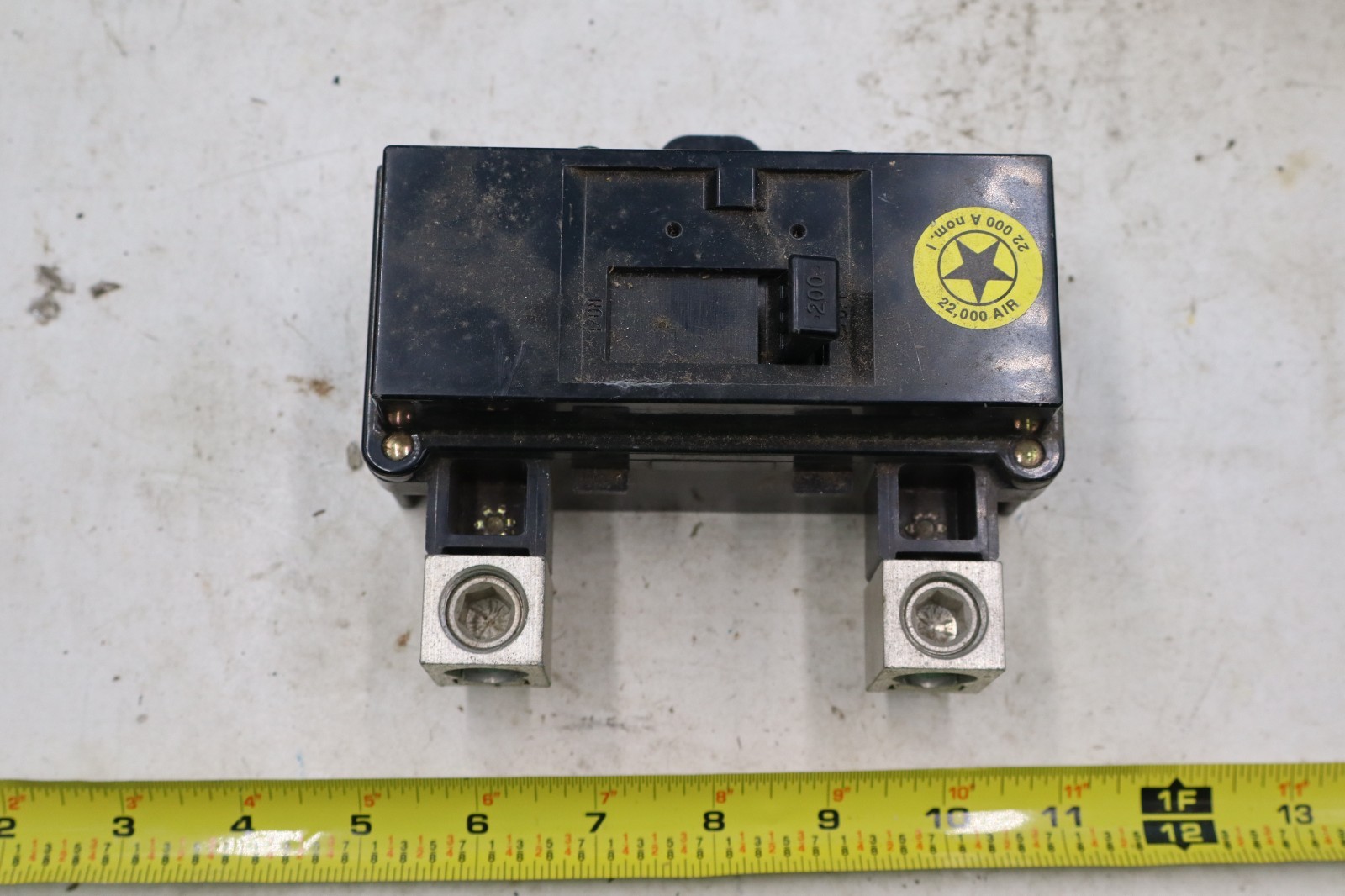 Square D QOM2200VH 2 Pole Circuit Breaker