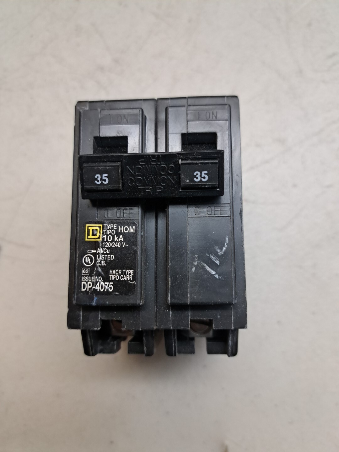 Square D DP-4075 Circuit Breaker 35 Amp 2-Pole 10ka 120/240 HACR Type 50/60Hz