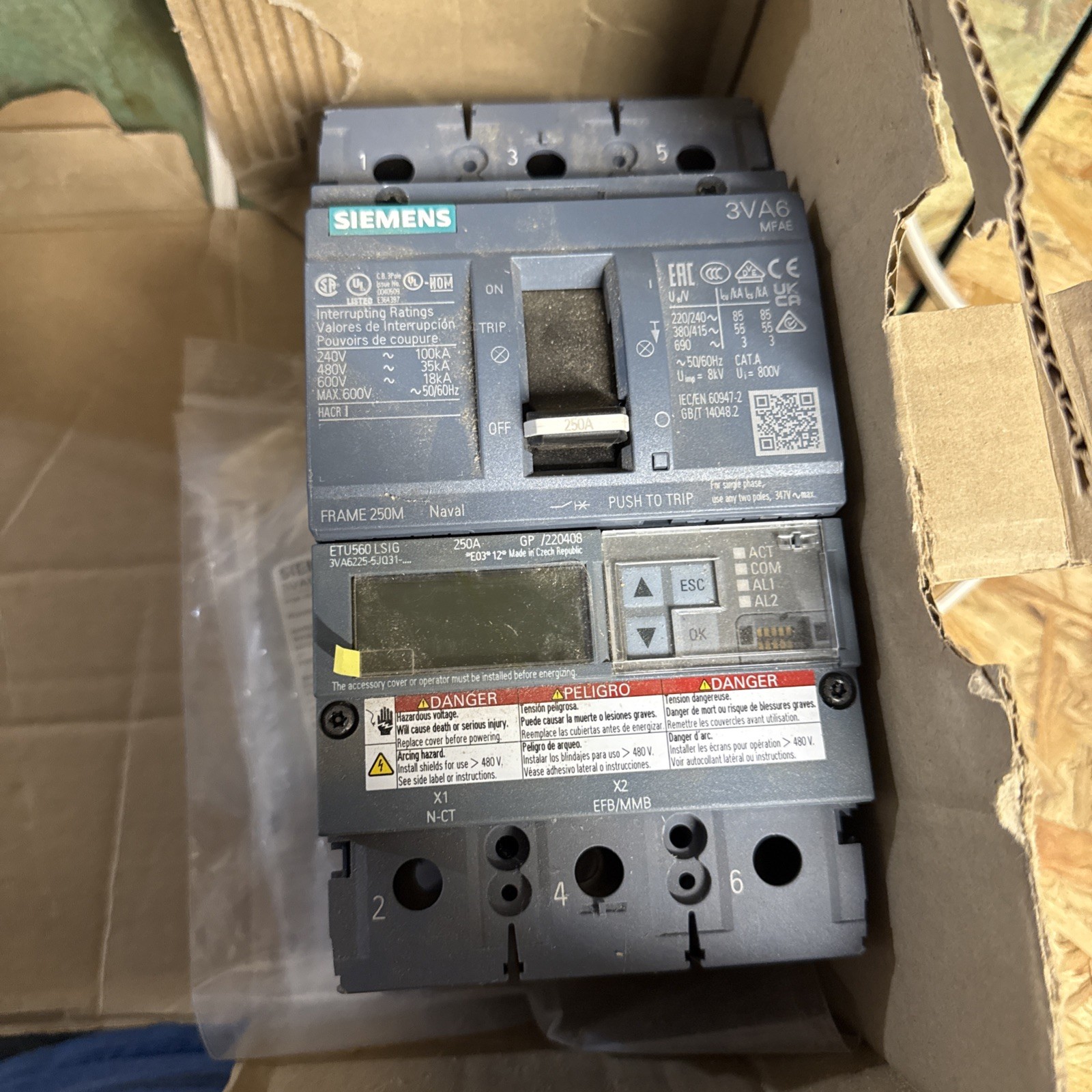 Siemens 3VA6225-5KP31-0AA0 250A Molded Case Breaker