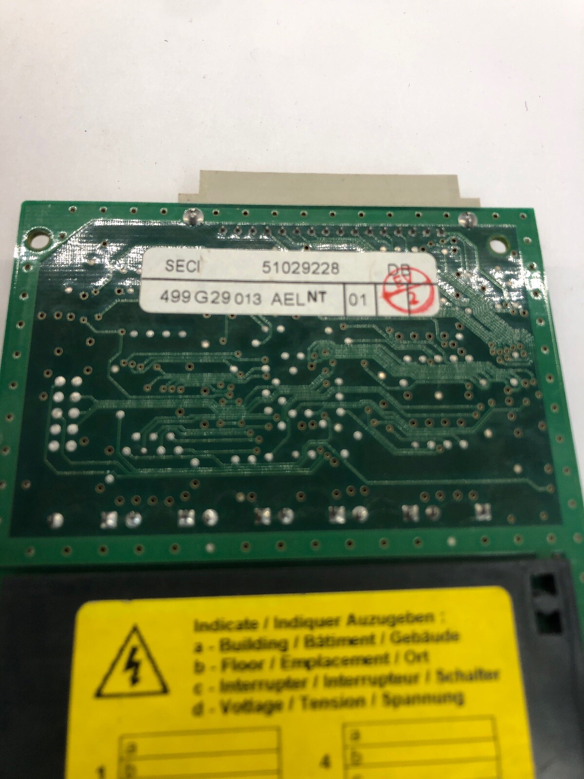 MGE ALARM RELAY CARD MODEL: 499G29013 51029228 AEL
