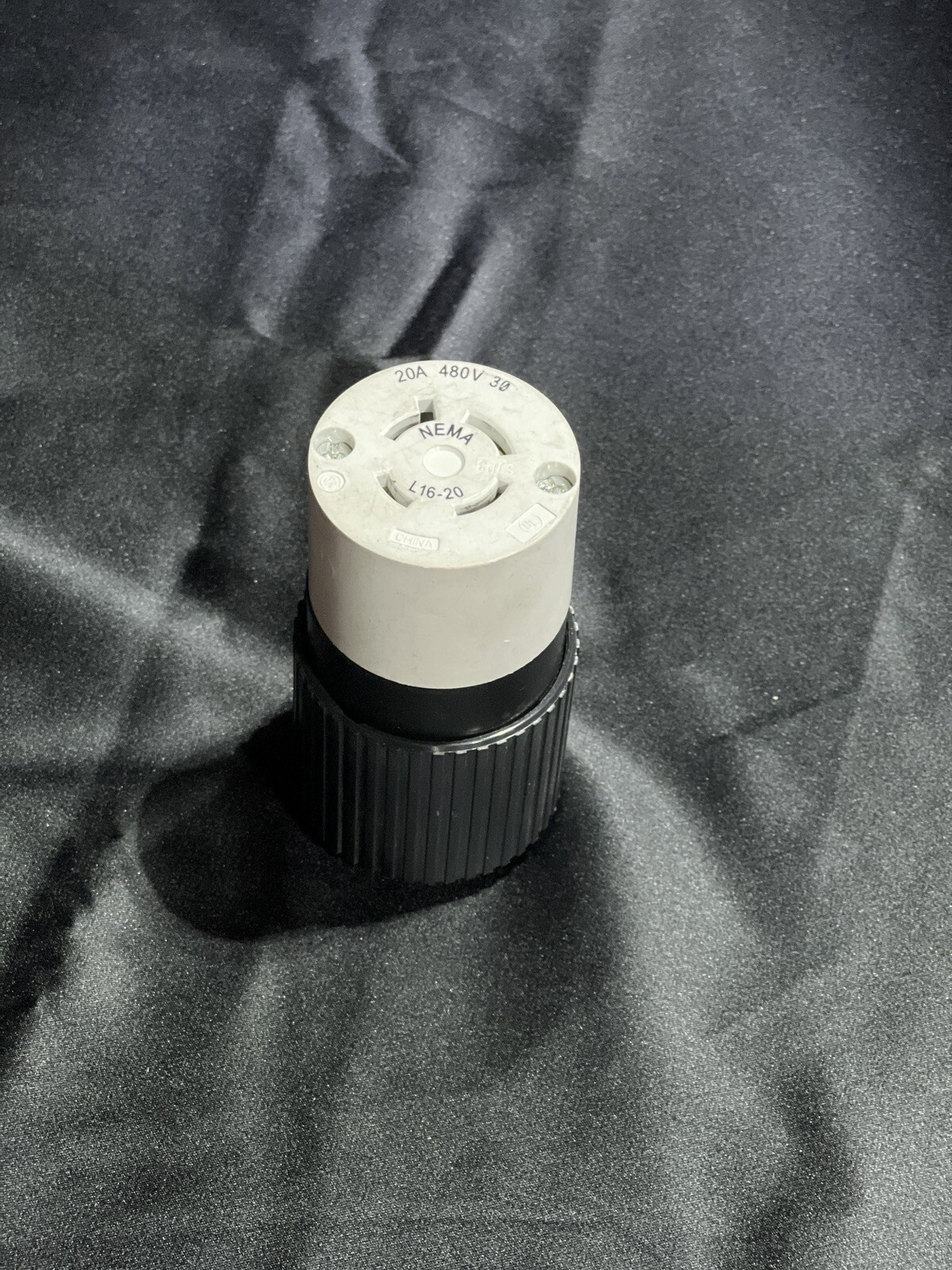 P&S Locking Connector NEMA L16-20R L16-20 Twist Lock Turnlok 20A 480V 3Ø L1620-C
