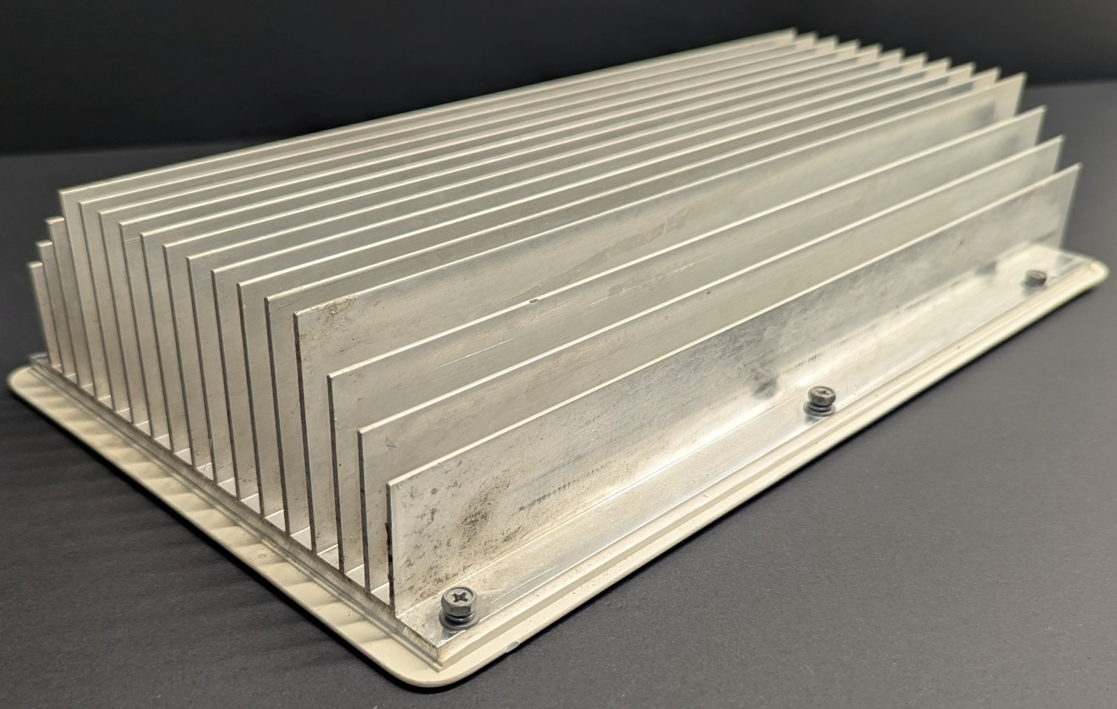 Big Aluminum Heatsink 13″ x 7-1/2″ x 2-3/4″ 5lb 8oz With Seal & Mounting Screws