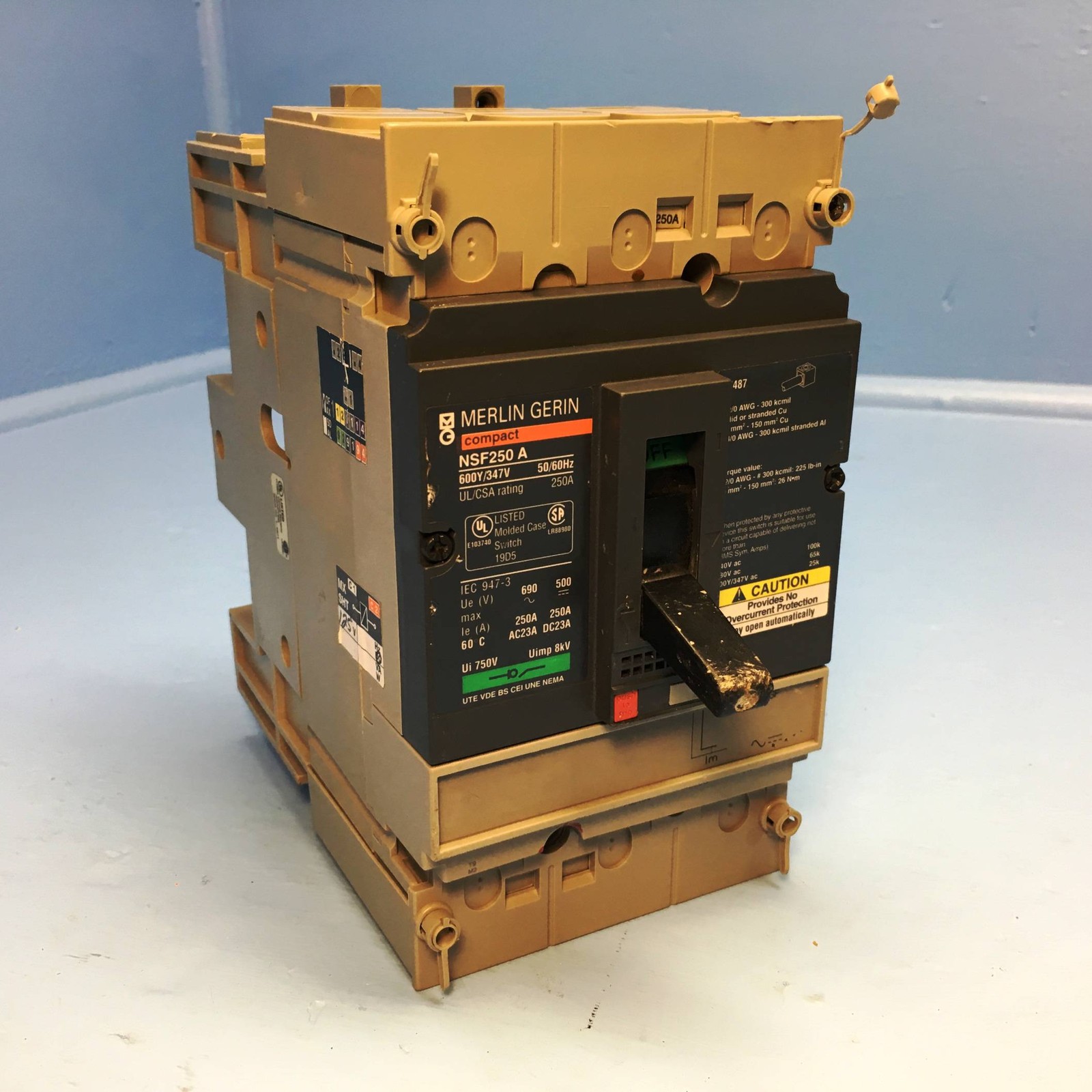 Merlin Gerin NSF250A 250A Molded Case Switch w/ Adapter & 48 VDC Shunt NSF250 A