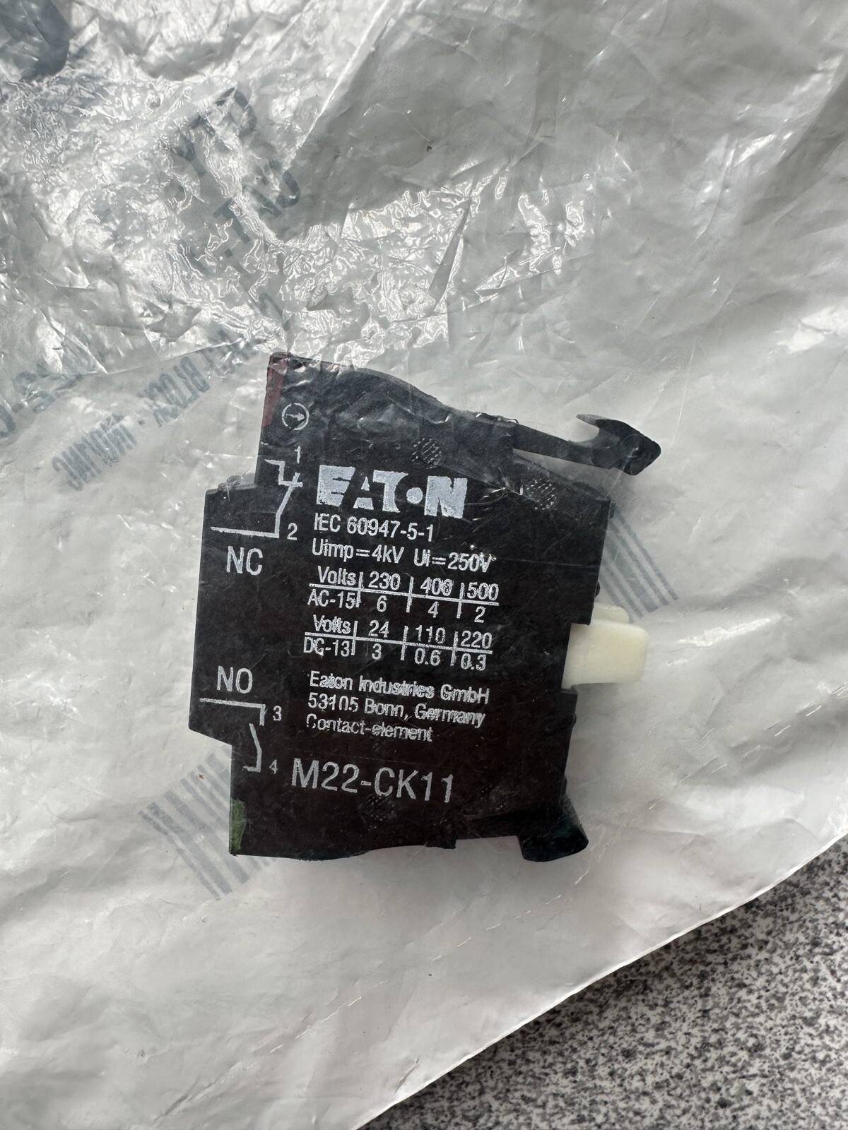 NEW EATON M22-CK11 Contact Block 1NO / 1NC , 22.5MM , M22