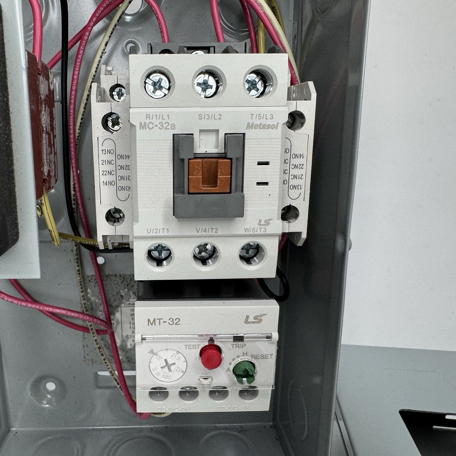GE C-2000 control – MC-32a contactor 120V coil 32A – LS, MT-32