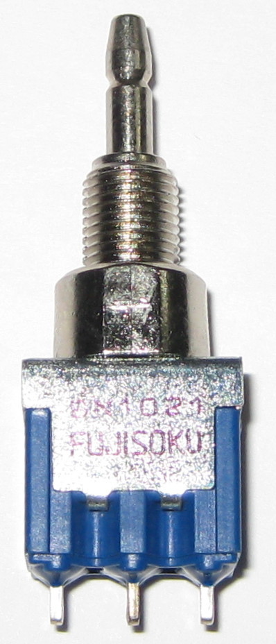 Fujisoku Momentary Miniature SPDT ON – (ON) Pushbutton Switch – 125V 6A – 8N