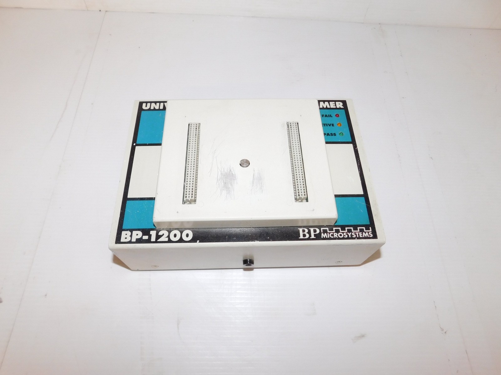 BP MICROSYSTEMS BP-1200 UNIVERSAL DEVICE PROGRAMMER (MPR138)