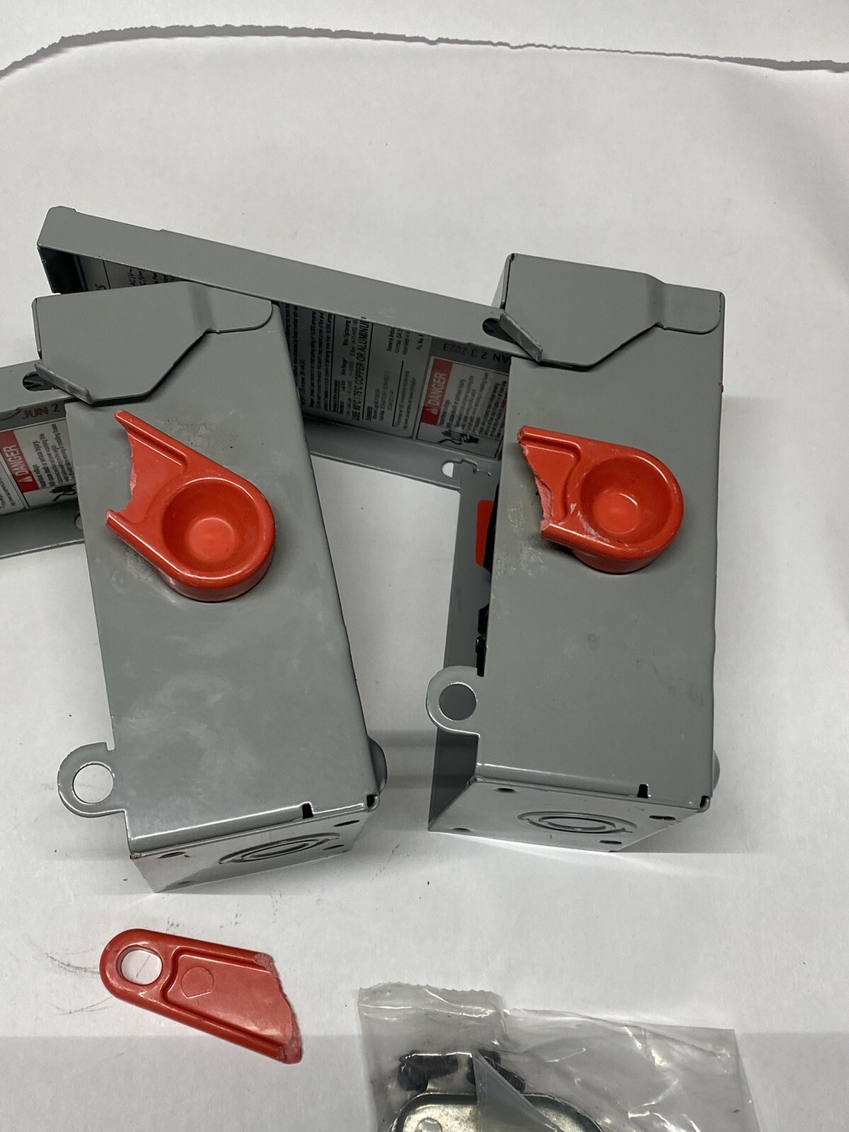 Qty 2 Siemens General Duty Safety Switches ANSI 61 Grey GNF321RA (DAMAGED)