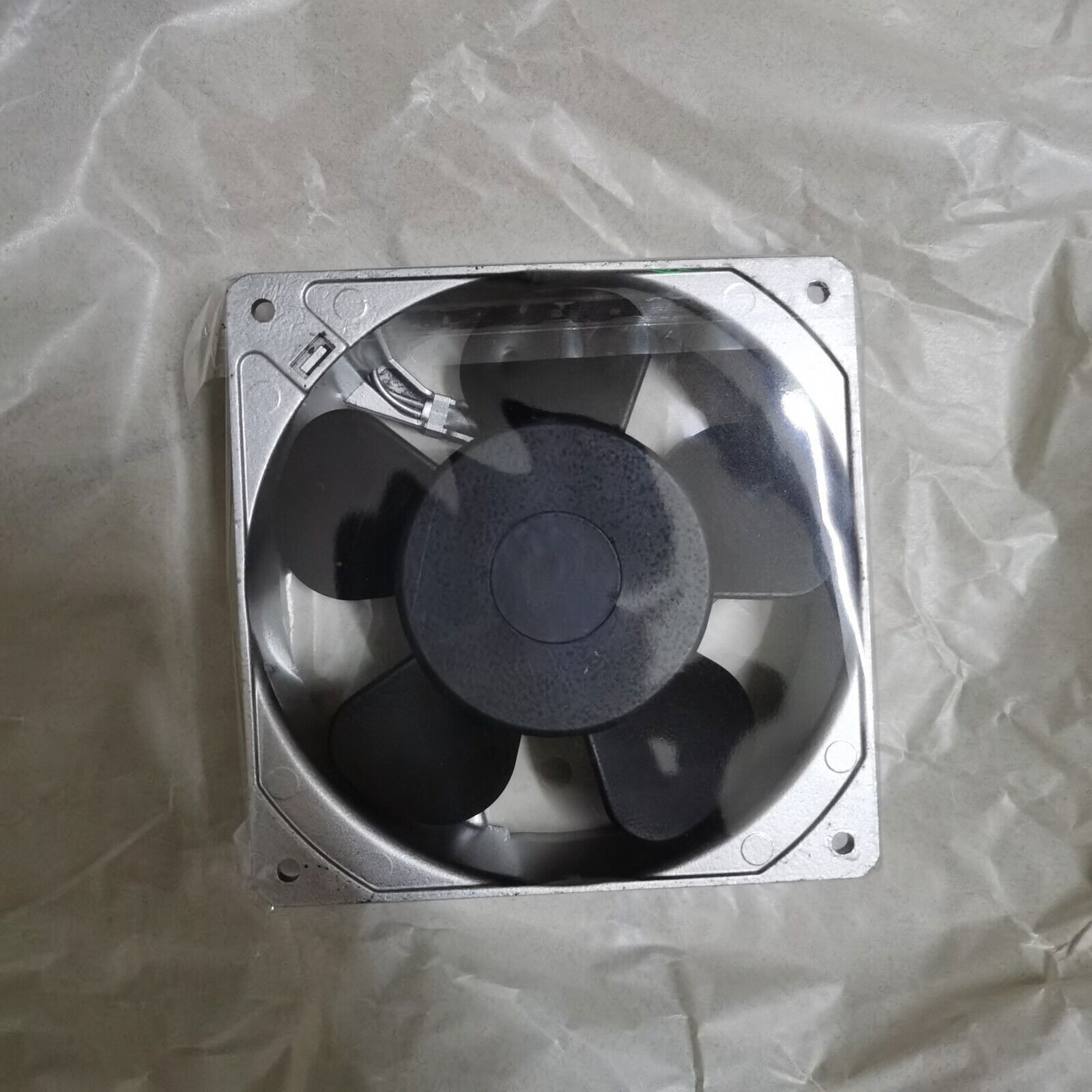 One New CNJ60B5 200V 15/13W 120*120*38 AC FAN