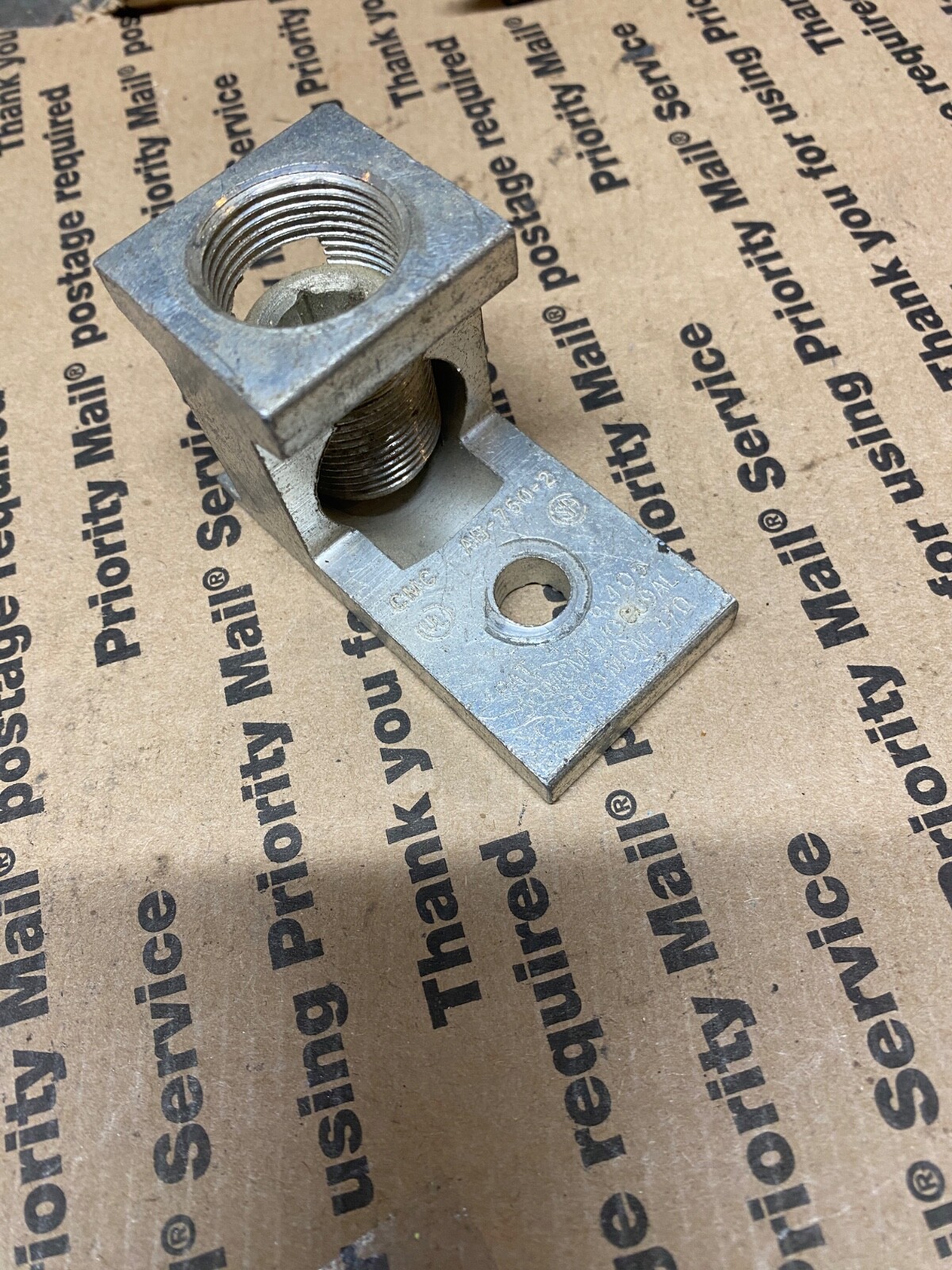 CMC aluminum/Copper lug, AB-750-2, 750MCM-1/0 CU9Al, (20 300MCM-1/0