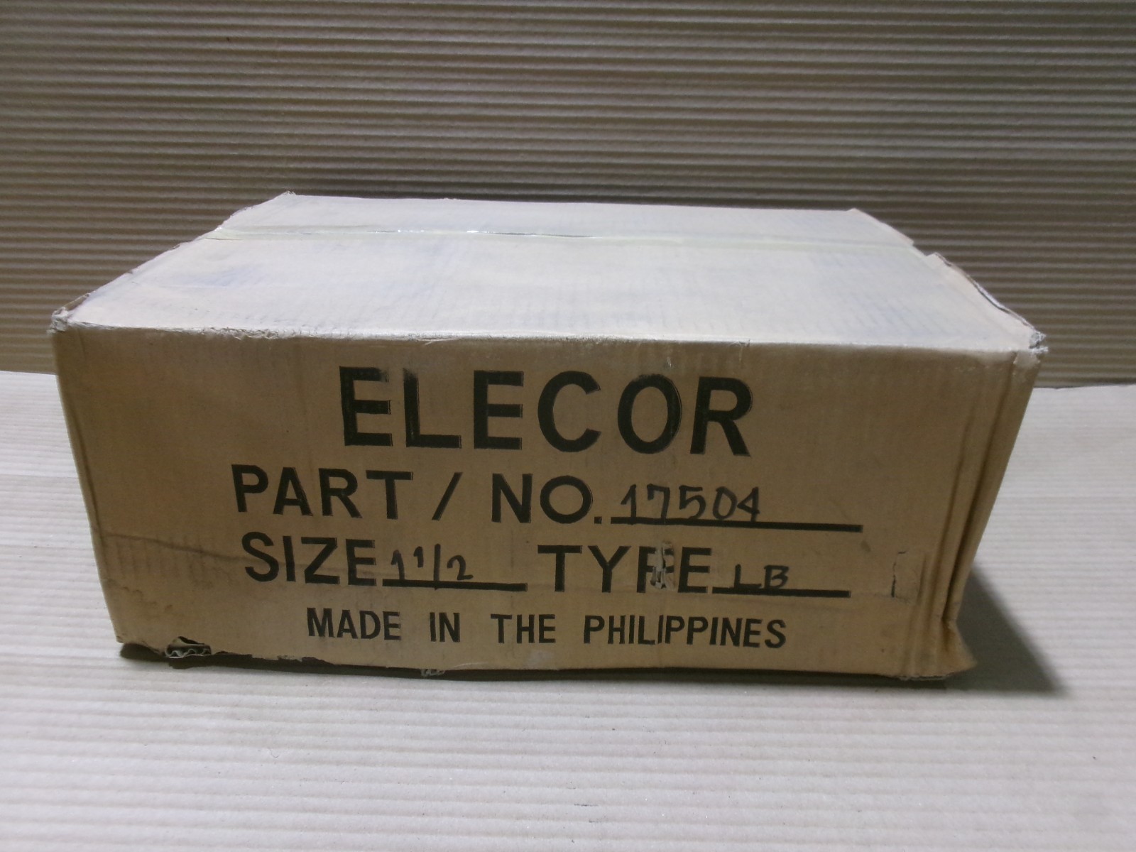 New Box of 20 Elecor 17504 1 1/2″ Type LB Conduit Body AK