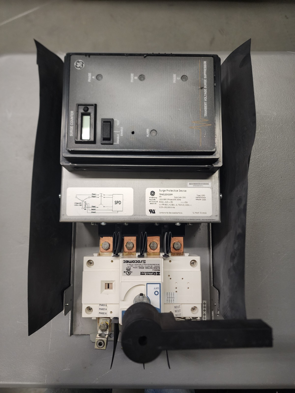 GE TPHE120Y20PP Surge Protector Device, 20kA Rating, 120/208V 3 Phase WYE 60Hz