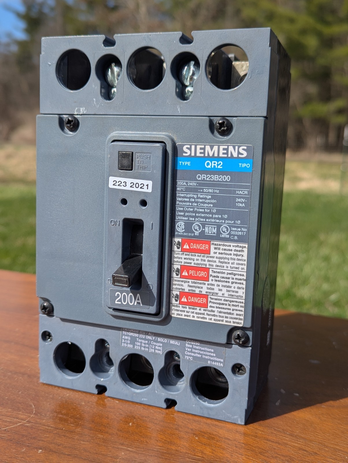 SIEMENS Circuit Breaker Type QR2 Cat No. QR23B200 200 Amp 240V HACR
