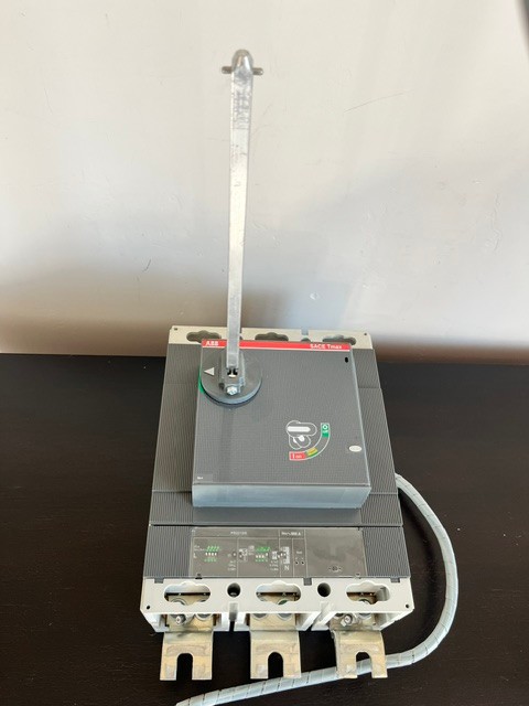 ABB SACE Tmax T6S 800 Circuit Breaker 800A 600VAC PR221DS Trip Unit