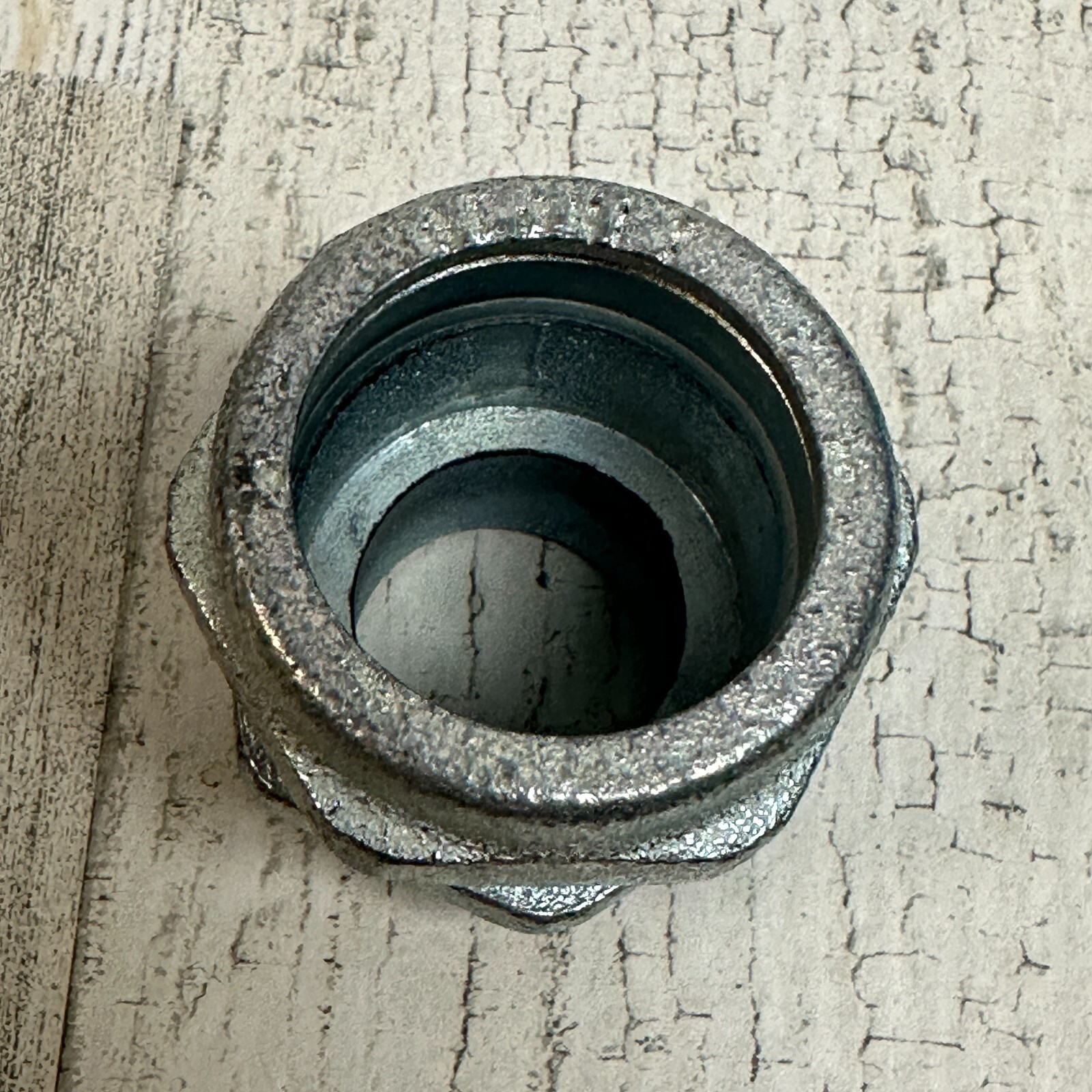 1 PC 3/4″ GEDNEY Compression Connector. Unthreaded Rigid/IMC Malleable Iron