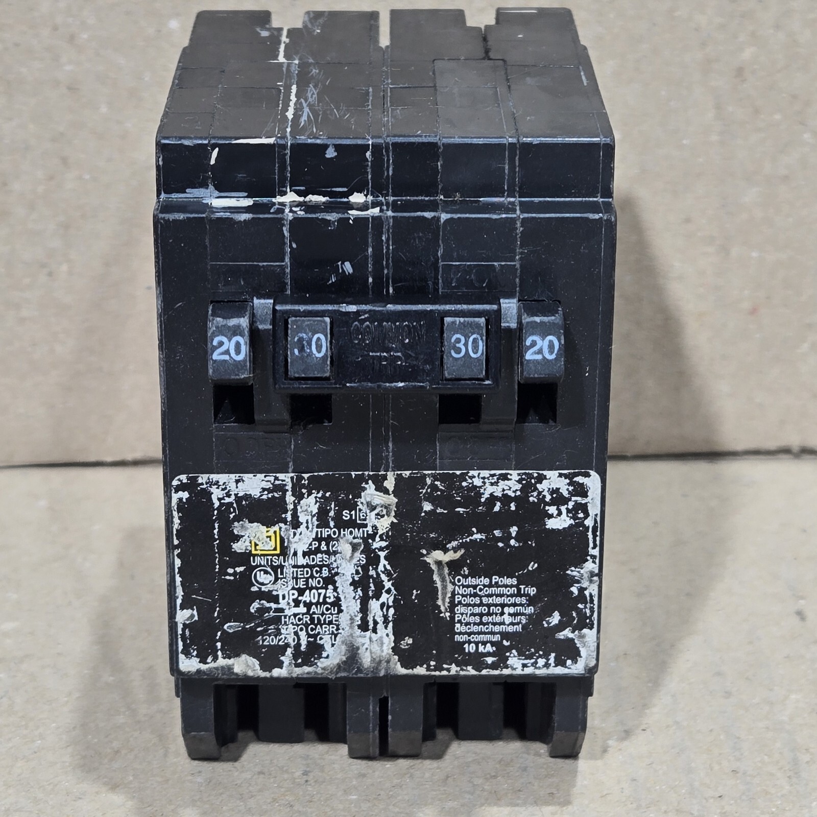 Square-D Homeline HOMT2020230 20A (1) 2-Pole 30A (2) 1-Pole Quad Breaker