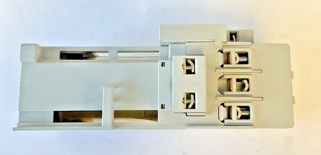 ALLEN BRADLEY 100-C30D*00C CONTACTOR 600VAC 55A W/100-S AUX CONTACT