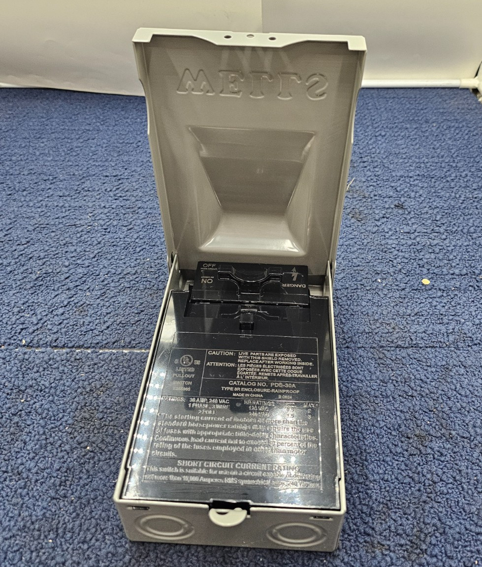 WELLS PDS-30A Disconnect Box Type 3R Rainproof Enclosure 30A 240VAC 1PH 2 Pole