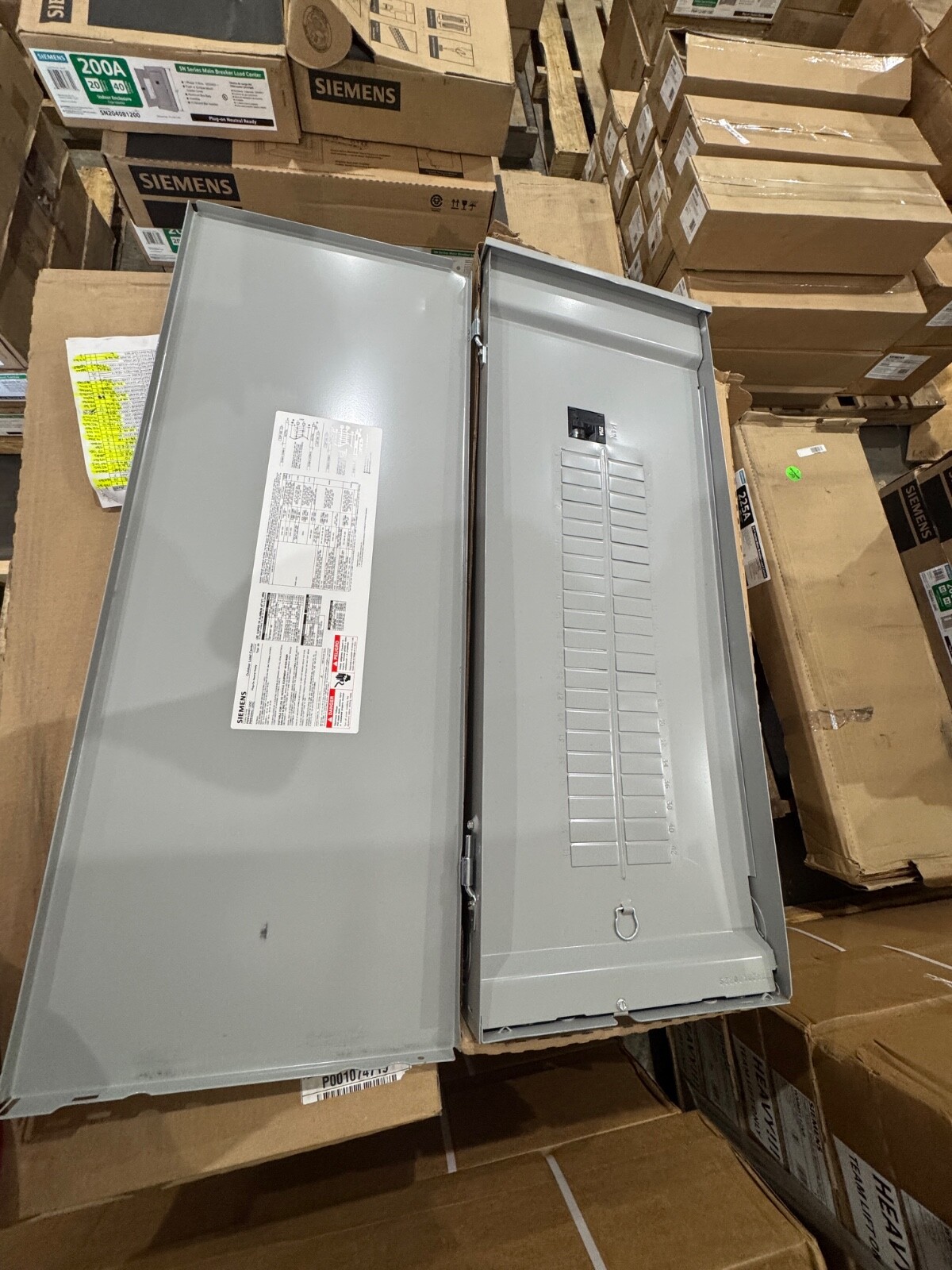 SIEMENS 225 AMP MAIN BREAKER 3R 42 SPACE 240/120 PANEL LOAD CENTER PNW4264B1225C