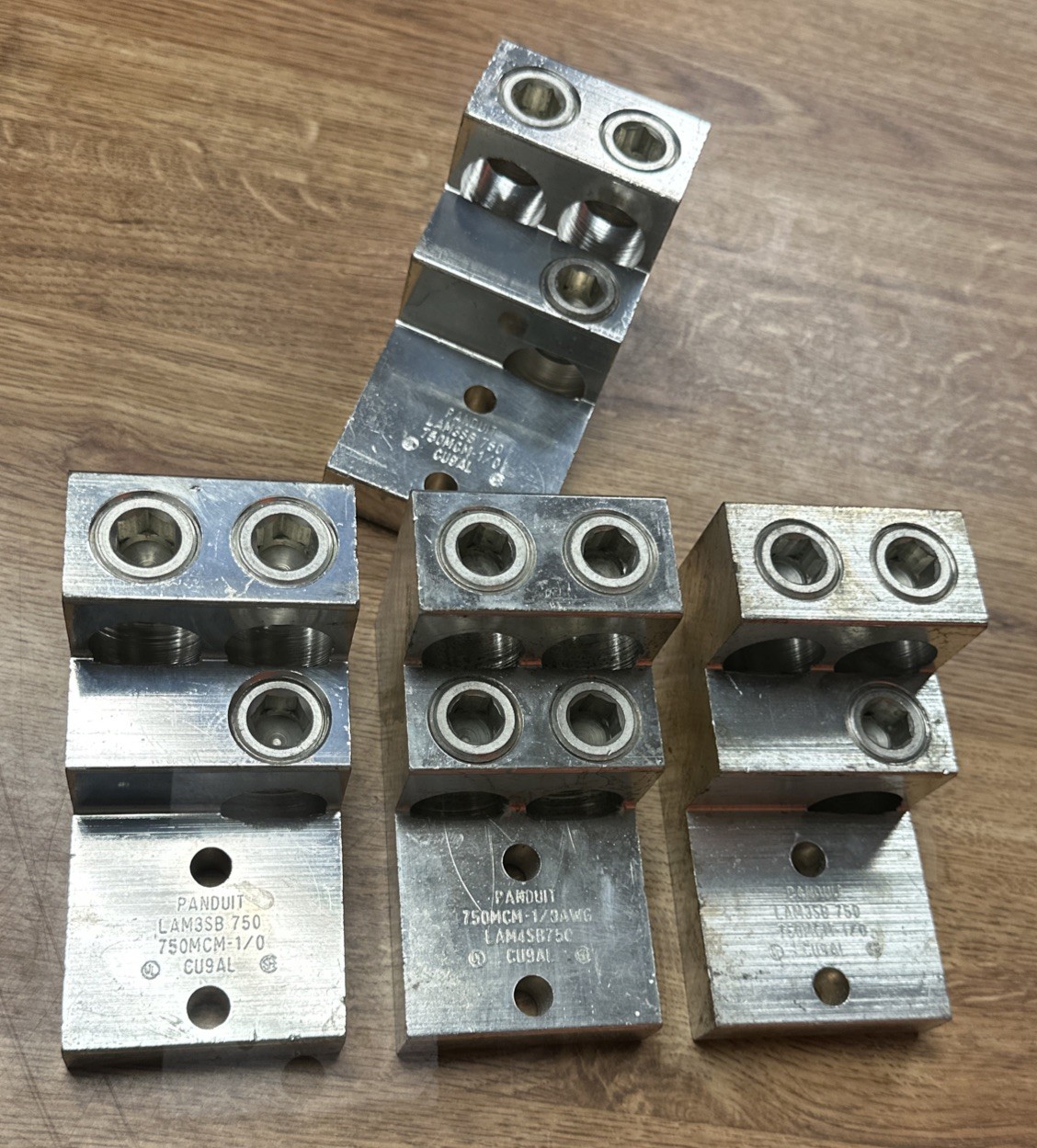 Panduit LAM3SB (Set of 4) 750 750MCM – 1/0 CU9AL Lug Connectors