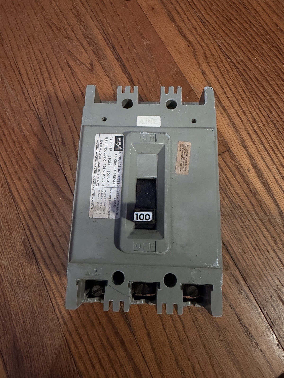 FPE 100 Amp 3 Pole Circuit Breaker Type HEF