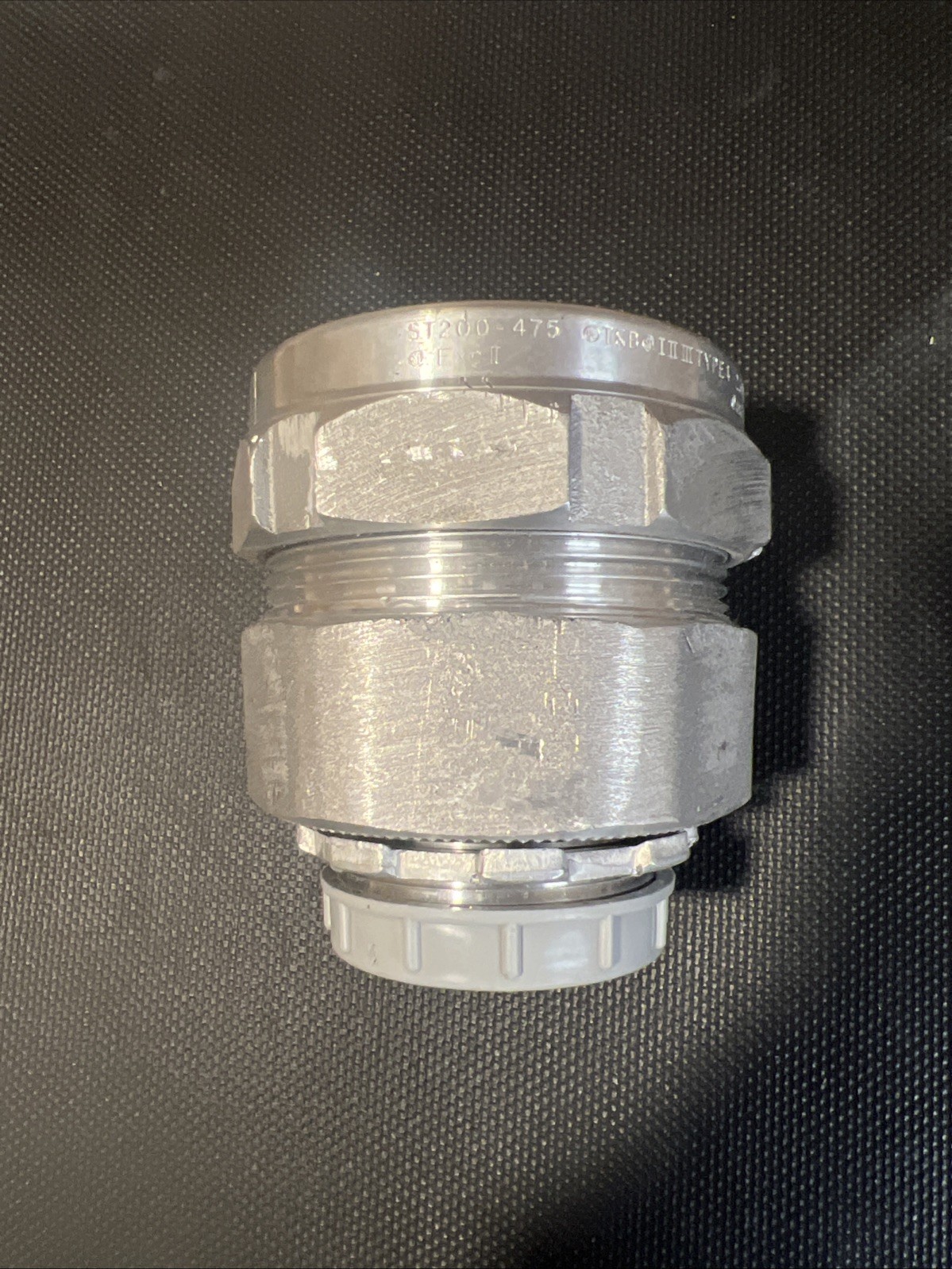 ST200-745 Thomas&Betts Metal-Clad Cable Connector 2.300-2.565