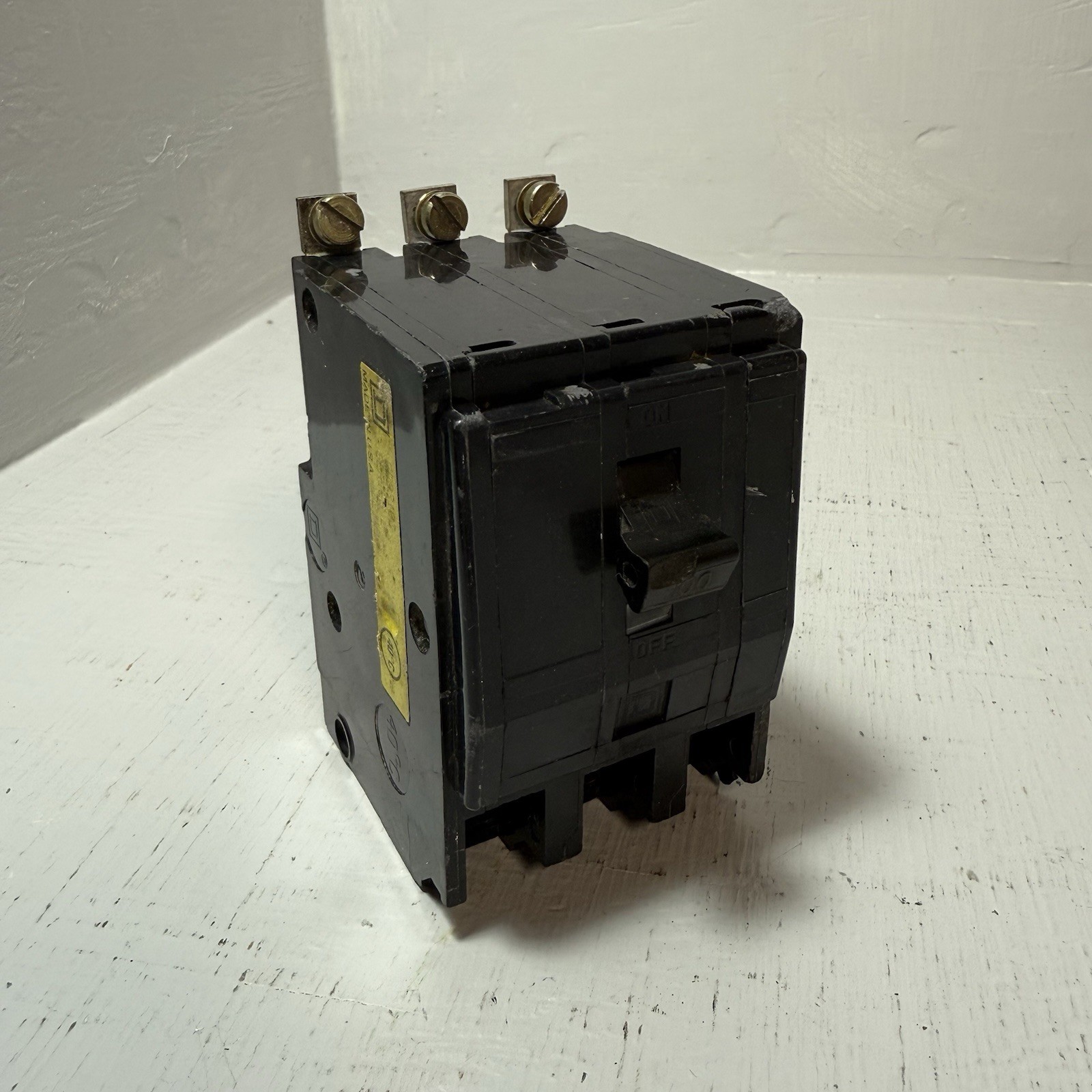 Square D QOB3100 3P 100A 10kA Bolt On Circuit Breaker w/ Screws + Plastic Clips