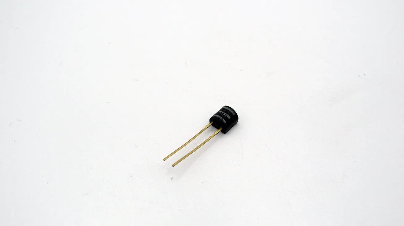 1N5758 MOTOROLA SILICON 3-LAYER BILATERAL TRIGGERS (10/PK)