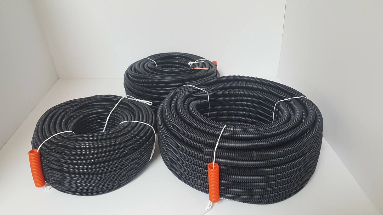 Split Wire Loom Conduit Polyethylene BLACK HIGH TEMP. 1/4″ ,3/8″ ,1/2″,1″