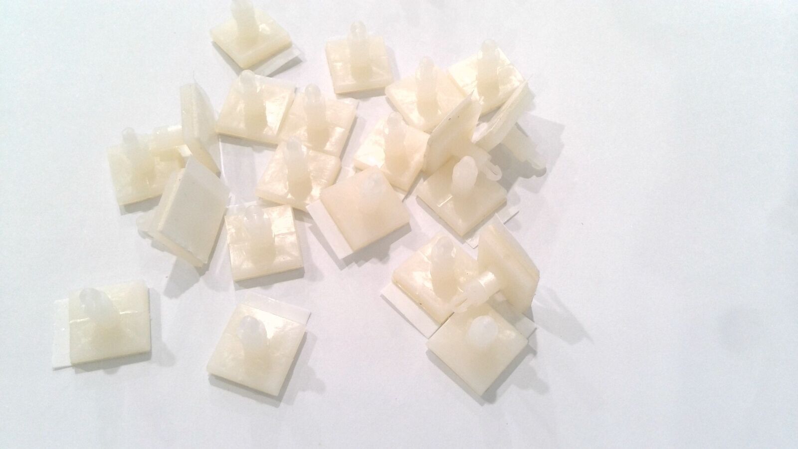 LOKCBSBT-6-01A-RT CIRCUIT BOARD SUPPORT, SNAP LOCK ADHESIVE, 1/2″ SQ (LOT OF 62)