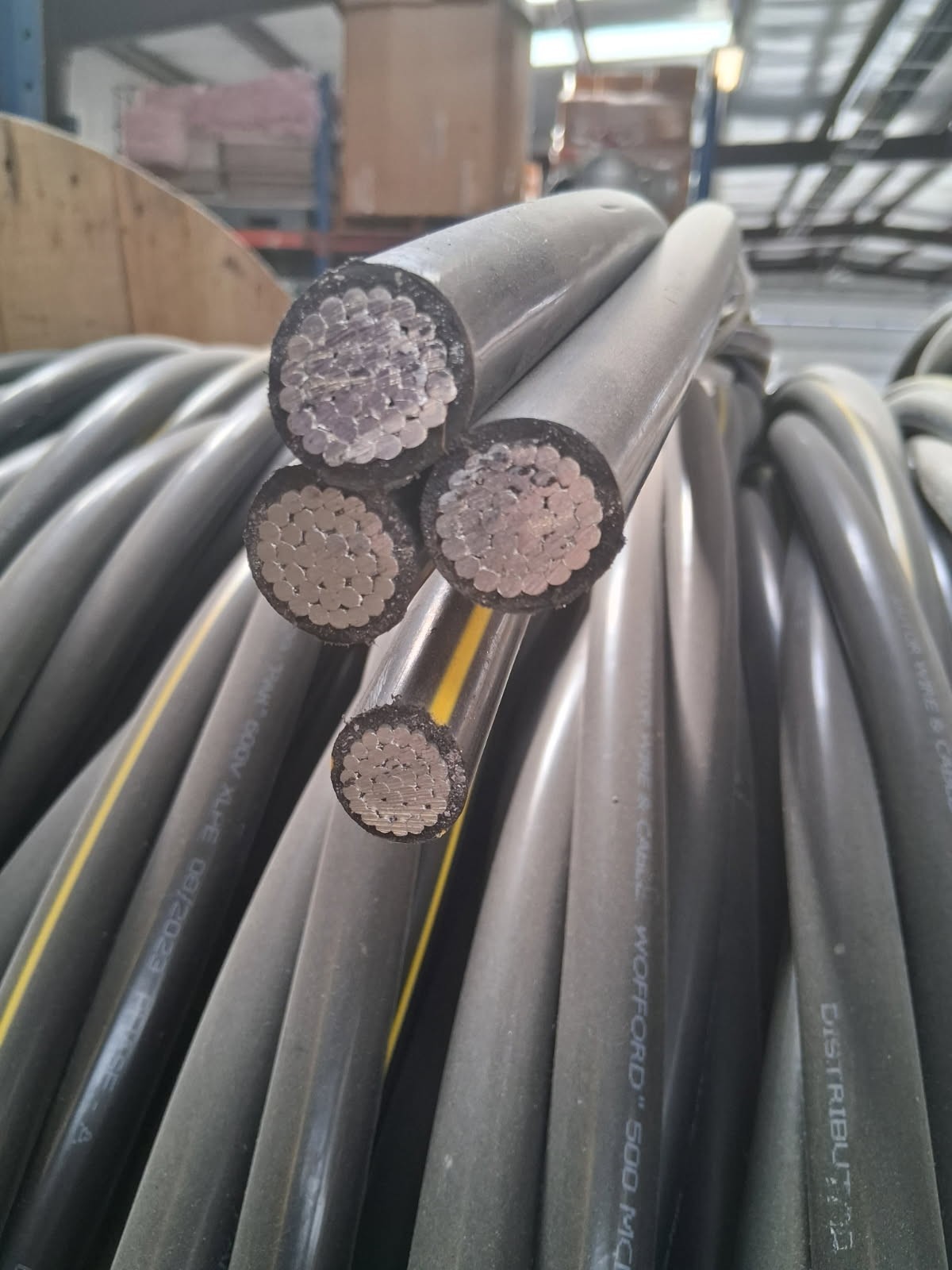 ROLL OF 500 MCM QUAD WIRE (PICK UP OR LTL FREIGHT AT BUYER COST)