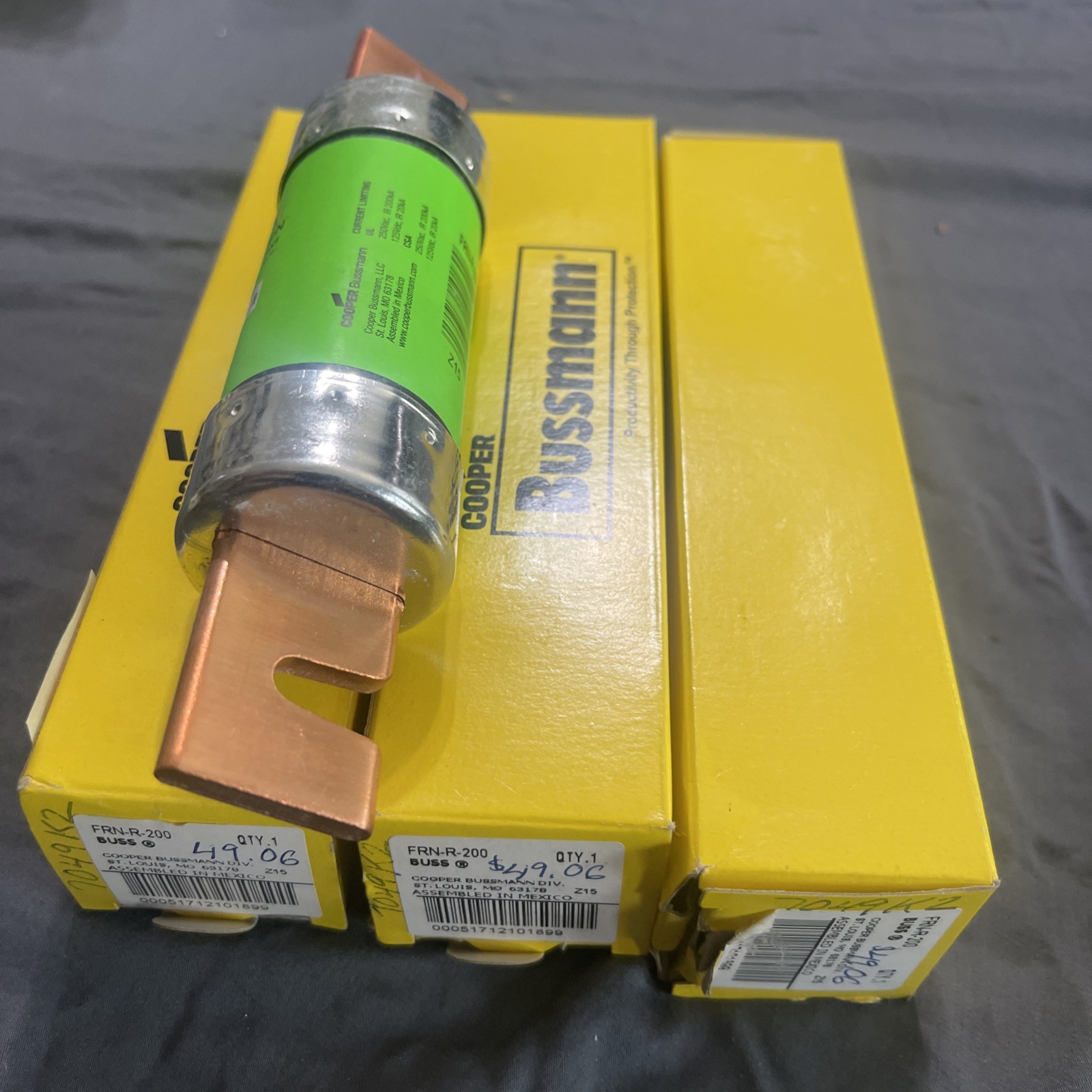 3) New Cooper Bussmann Fusetron 200 Amp Class RK5 Fuses FRN-R-200 (Lot Of 3)