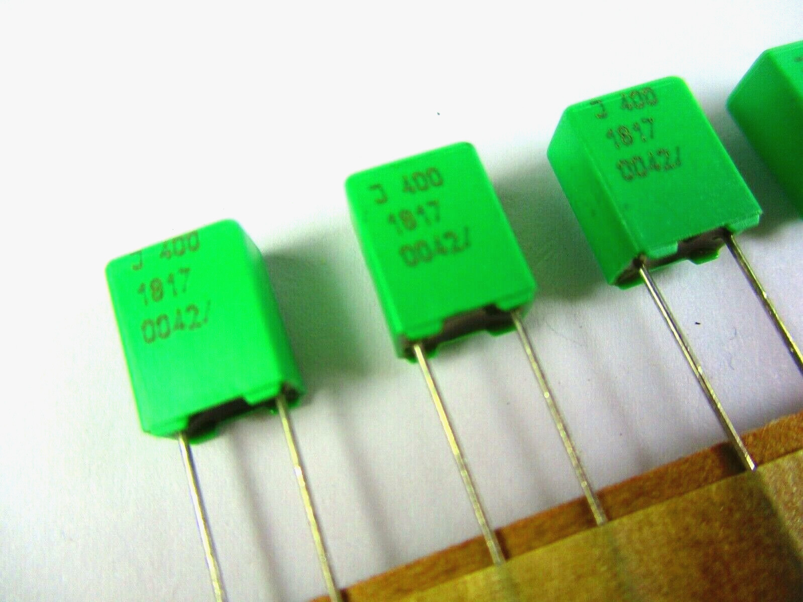 10pcs VISHAY MKT 1817-315404 Film Capacitor 0.015uF 400V PET 5% (7.5x5x10mm)